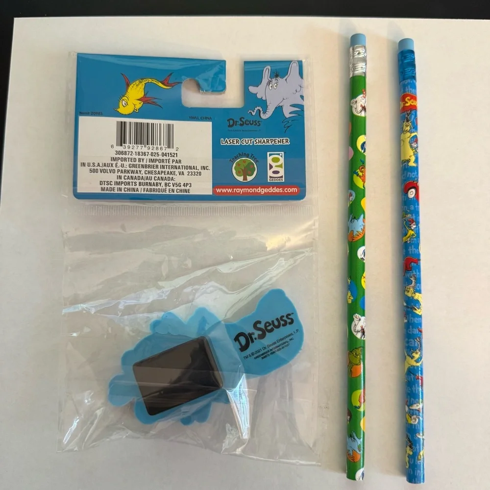Dr. Seuss Cat in the Hat Pencil Sharpener & 2 pencils collectible school teacher